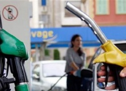 Светлые нефтепродукты незначительно растут в цене в мелком опте, в рознице дешевеет дизтопливо