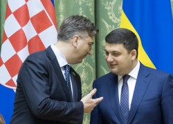 Гройсман: Украина готова сотрудничать с Хорватией в проекте строительства нового LNG-терминала