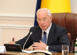 Азаров не знает цены на импортный газ