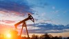 Нефть Brent начала неделю со снижения цены до $56,8 за баррель