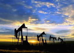 МЭА: Рост добычи нефти в США может разрушить надежды ОПЕК на счастье в новом году