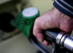 Цены на светлые нефтепродукты продолжают рост