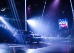 Geely затратит $5 млрд на выпуск автомобилей на новых источниках энергии