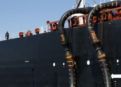 Луизианский терминал тестирует загрузку супертанкера для экспорта нефти