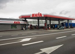 Польская Unimot намерена организовать сеть из 100 франчайзинговых АЗС под брендом Avia в Украине