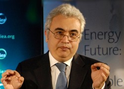 МЭА: США к 2019 году обгонят РФ по уровню нефтедобычи