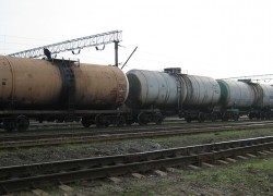 Нефтетрейдер «Анвитрейд» поставит «Укрзализныци» 30 тыс. тонн дизтоплива