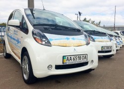 Ввоз электромобилей в Украину увеличился в три раза: инфографика