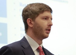 Действующий глава НКРЭКУ обжаловал отказ номинационной комиссии в участии для него в конкурсе по отбору новых членов регулятора