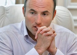 Россійський мільярдер реорганізовує газовий бізнес Януковича