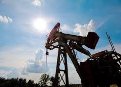 На мировом рынке нефти незначительная корректировка цен
