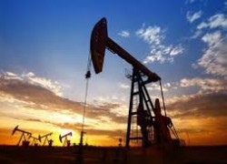 Мировые цены на нефть колеблются в пределах $70,65 за баррель