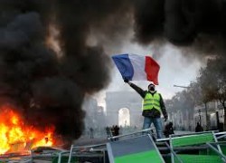 В Франции более 600 заправочных станций остались без топлива