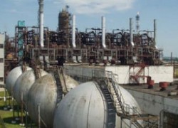«Карпатнафтохим» возобновит работу в сентябре