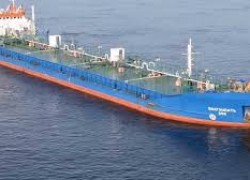 Двенадцать танкеров Ирана поставляют нефть в КНР и другие страны в обход санкций США