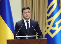 Зеленський закликав АЗС відреагувати на зміцнення курсу і знизити ціни
