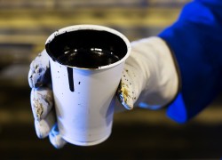 Мировые хранилища нефти скоро могут быть заполнены на фоне падения спроса