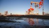 Нефтяные цены слабо снижаются после роста накануне