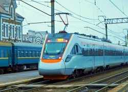 Укрзалізниця вперше закупила електроенергію у Енергоатому