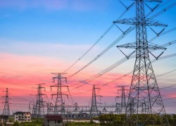Міненерго просить перевірити, чому планові ремонти електромереж проводять узимку
