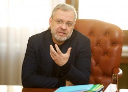 Енергосистема України працює стабільно у синхронному режимі з європейською енергосистемою — Галущенко