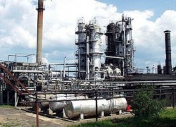 Оккупанты снова обстреляли Лисичанский НПЗ