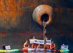 В Норвегии задержали активистов, блокировавших танкер с российской нефтью