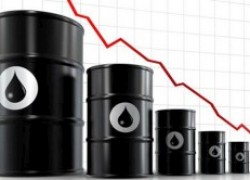 Цена на мировую нефть опускается вниз