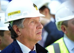 «Роснефть» может добывать нефть и газ еще 100 лет, – Сечин