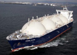 «Газпром» принял в эксплуатацию новый танкер-газовоз для СПГ