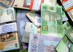 Азаров задолжал компании Ахметова почти 2 миллиарда