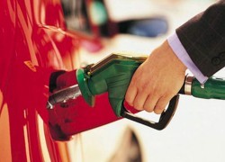 Розничные цены топлива продолжают снижаться