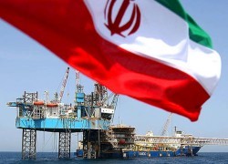 Иран будет экспортировать нефть через терминал в Аравийском море