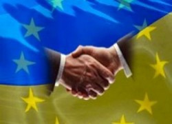 Порошенко подписал ассоциацию с ЕС