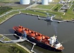 Вместо строительства наземного LNG-терминала, Украина арендует плавучий, — Евтушенко