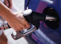 Дизель на заправках в среднем подешевел на 4 копейки