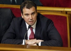 Отменять дополнительный импортный сбор пока рано, — Абромавичус