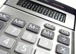 В НКРЭКУ считают, что снижение тарифов приведет к скачку доллара до 38 грн/$