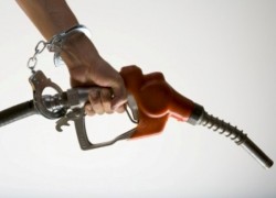 Операторы нефтерынка Украины усиливают меры безопасности на АЗС