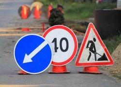 Яценюк хочет ремонтировать дороги за счет импортных нефтепродуктов