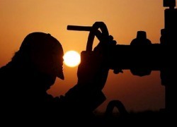 Венесуэла считает, что нефть может провалиться до $25 за баррель