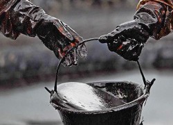 СМИ: Иран обдумывает транзит части иранской нефти в Чехию и Словакию через Украину