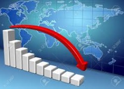 Цены бензинов в мелком опте скатились до уровня апреля