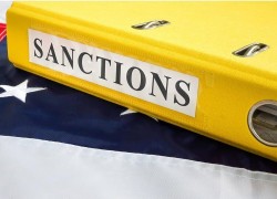 ЄС розглядає проєкт плаваючого цінового обмеження на російську нафту для посилення санкцій