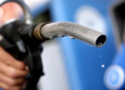 Светлые нефтепродукты продолжают дешеветь
